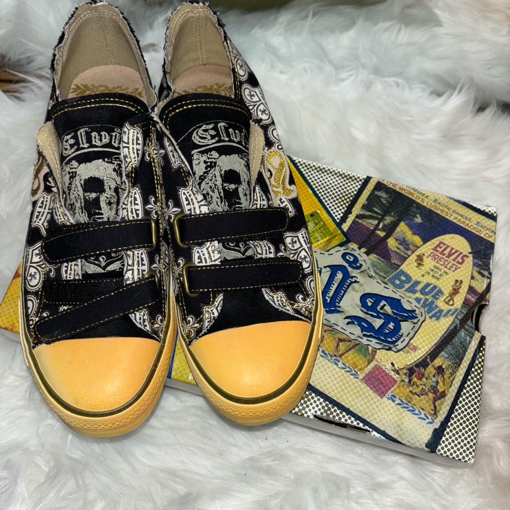 *VINTAGE Elvis Presley sneakers